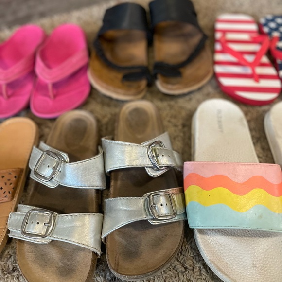 Lot of girls sandals 🩴 - Picture 3 of 4